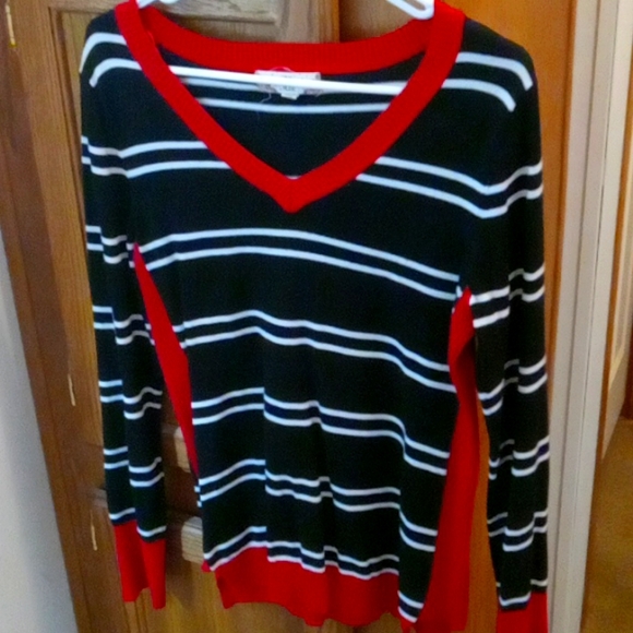 Sweater - Picture 1 of 2